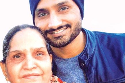 Harbhajan Singh posts an adorable message for his mother
