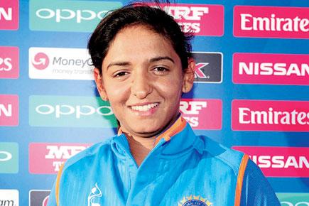 Railway Minister promises out-of-turn promotion for Mithali, Harmanpreet