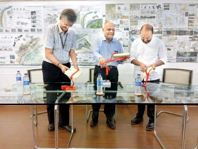 (From left) JJ College of Architecture principal, Rajiv Mishra; former municipal commissioner of Mumbai, DM Sukthankar, and UDRI executive director Pankaj Joshi