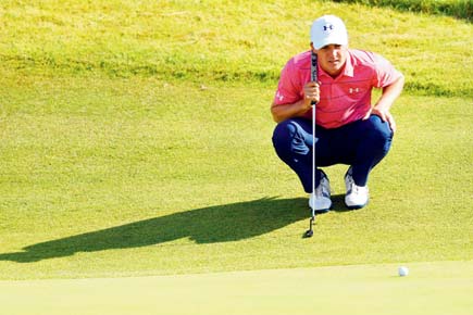 British Open: Jordan Spieth continues to lead, Rory McIlroy fades away
