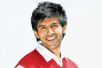 Video: Kartik Aryan used to check out girls with Paresh Rawal