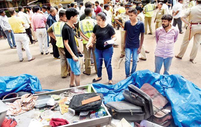 Mumbai: Teen who lost dad recently leads group in helping Ghatkopar victims
