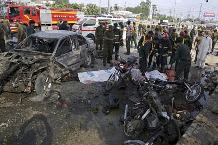 Suicide bomber kills 25 near Lahore IT park 