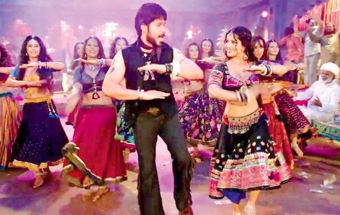 670px x 424px - Sunny Leone's sexy dance number in 'Baadshaho' copied from lesser-known  song?