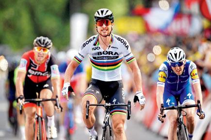 Peter Sagan overcomes technical glitch to win Stage 3