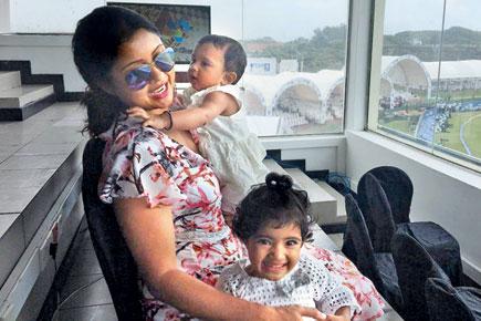 This photo of R Ashwin's wife with daughters is adorable