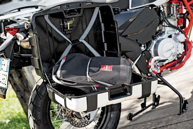 The optional panniers look cool