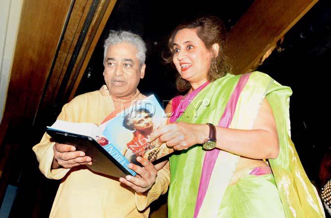 Sagarika Ghose with husband and fellow journalist Rajeep Sardesai at the launch. Pic/Bipin Kokate