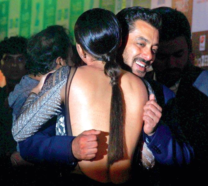 Sana Khan Teen Sex - Salman Khan hugs this actress flaunting her bare back! Guess who?
