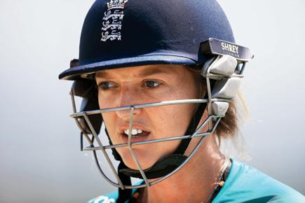 Women's World Cup: England edge out South Africa to enter final