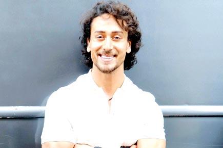Tiger Shroff's mom Ayesha hires five bodyguards for him! Here's why