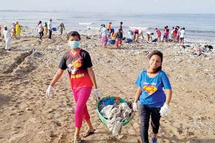 Mumbai: Now, slum kids also want to clean up for beach day