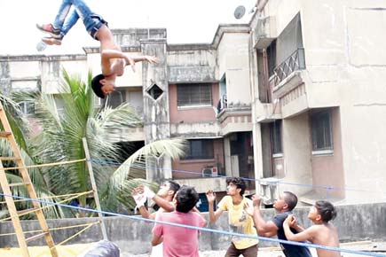Here is how young wrestling fanatics are performing the act in desi way