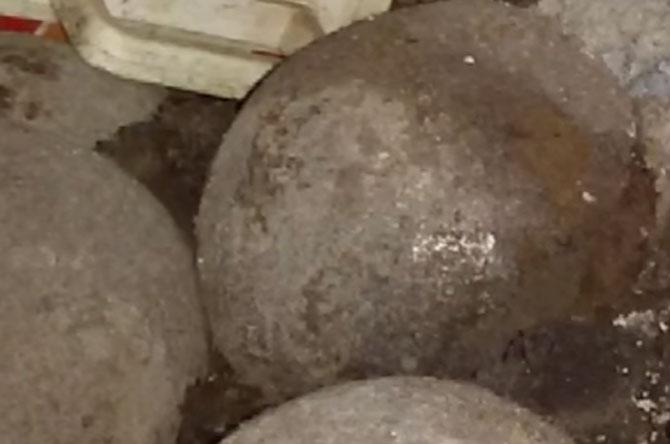 Vasai locals find 3 huge cannon balls from British era