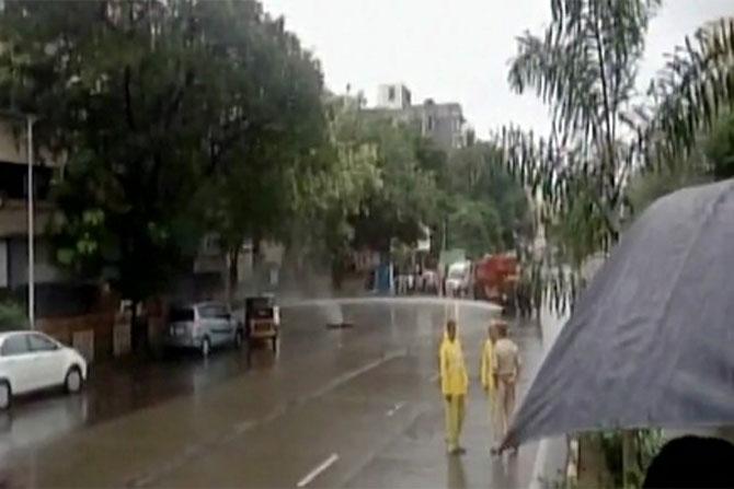 Mumbai: Gas leak in Chembur causes traffic delays