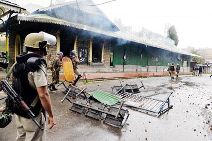 Protestors continue to rampage in Darjeeling hills, burn down community hall