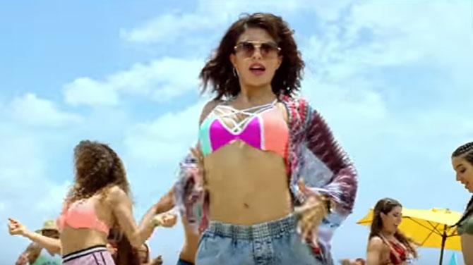 Jacqueline Fernandez flaunts her hot bod on the beach