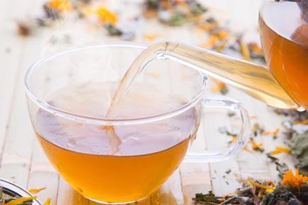 Hot tea ups esophageal cancer risk in smokers, drinkers