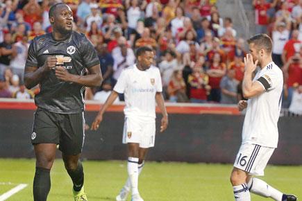 Mourinho hails Manchester United's 'top striker' Lukaku after maiden goal