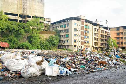 50 Dombivli residents fall ill after authorities fail to sweep garbage off