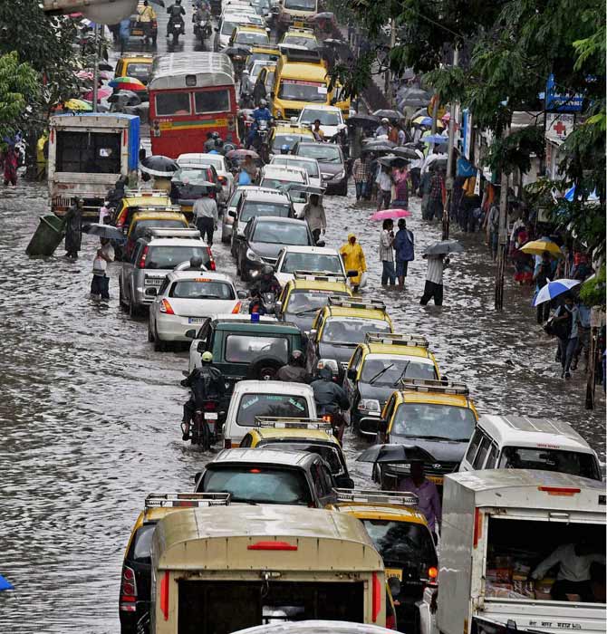 IMD predicts heavy rainfall for Mumbai from Thursday to Sunday