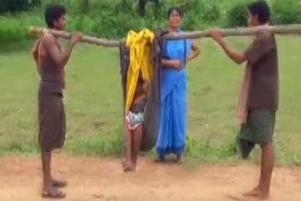 Tragic! Pregnant woman carried in sling for 16 km to reach ambulance