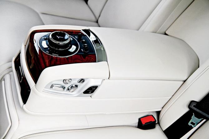 Every command at your fingertips, even from the plush rear seat