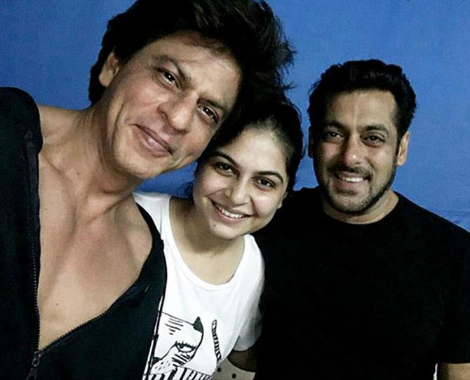 Salman Khan and Shah Rukh Khan share a selfie on Aanand L Rai film