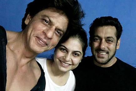 Salman Khan and Shah Rukh Khan share a selfie on Aanand L Rai film's sets