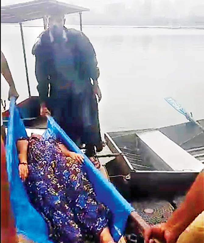 The unconscious woman was taken to the hospital by the Powai cops
