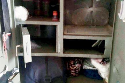 Mumbai Crime: Man's flat burgled while he snoozes in other home