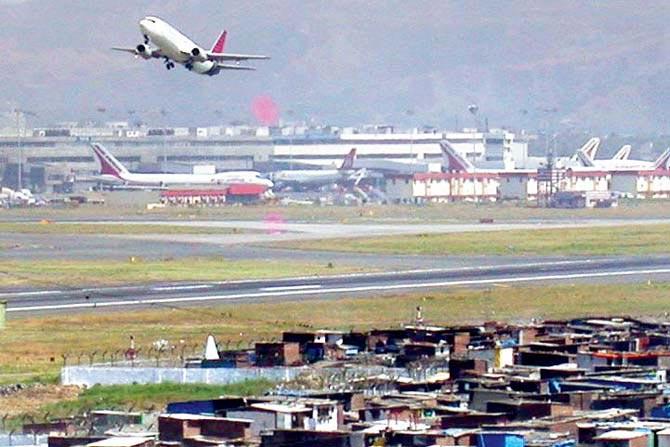 GoAir cancels 2 flights in Mumbai, passengers inconvenienced