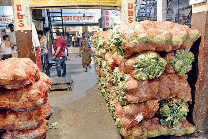 Vegetables that arrived at APMC market this morning; wholesalers say it could lead to drop in prices. Pic/Sneha Kharabe
