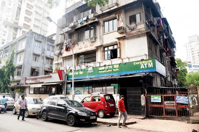 The Corporation Bank ATM  in Mumbai Central that was targeted. Pic/Suresh Karkera