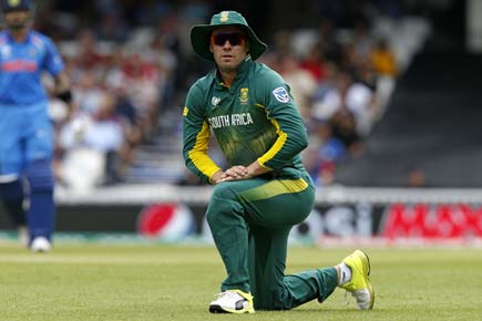 Hurt but a defiant AB de Villiers wants to stay on South Africa captain