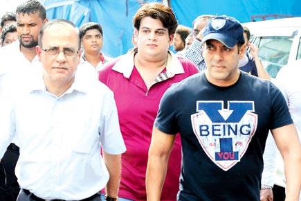 Salman Khan joins BMC's campaign to end open defecation in Mumbai