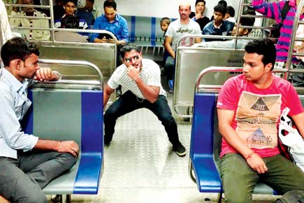 Mumbai: 20-year-old shows off cool dance moves in locals and train stations