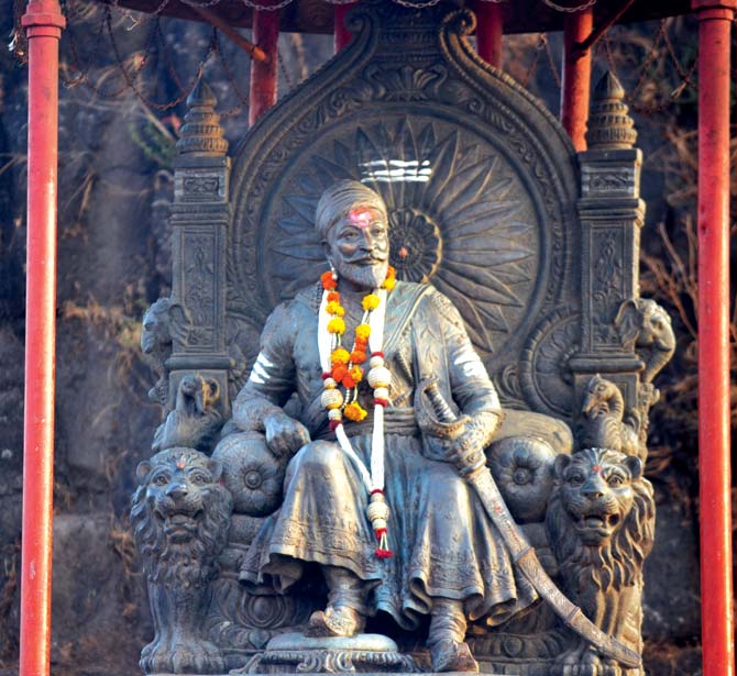 A statue of Chhatrapati Shivaji at Raigad Fort. Pic/Uday Devrukhkar