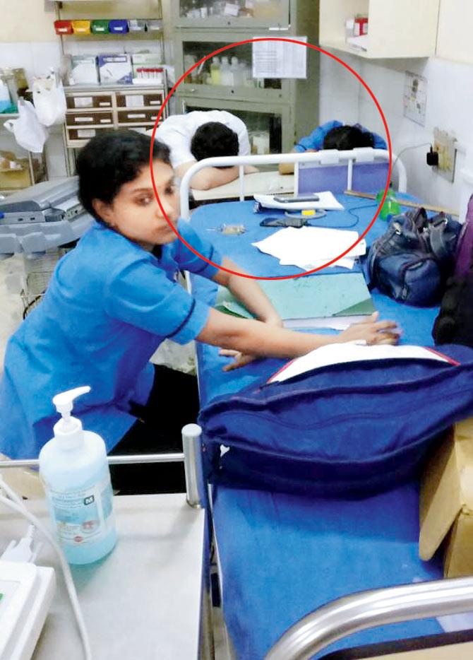 Shows doctors sleeping on duty at DY Patil Hospital