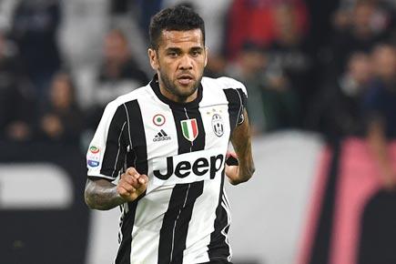 Juventus allows Manchester City target Dani Alves to leave