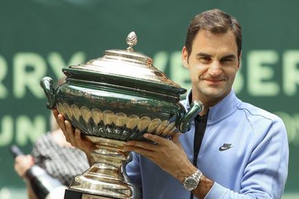 Roger Federer thrashes Alexander Zverev to win ninth Halle title
