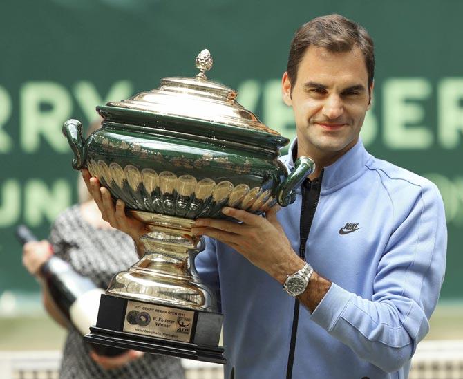 Roger Federer thrashes Alexander Zverev to win ninth Halle title