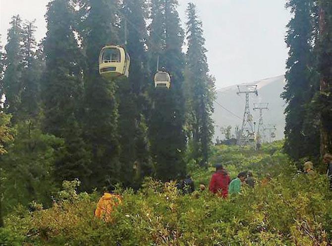 Seven killed in Gulmarg cable car accident