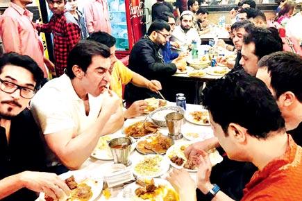 Photos: TV celebs enjoy iftaar feast on Mohammed Ali Road in Mumbai