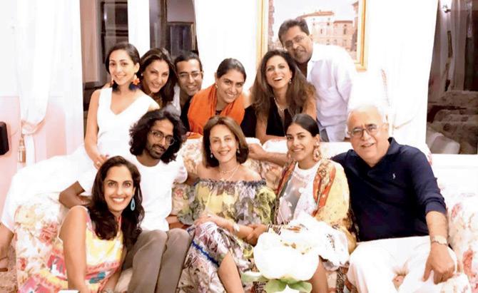 Lalit and Minal Modi with family