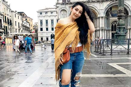 Sanjay Dutt's wife Maanayata shows off ripped denims in Italy