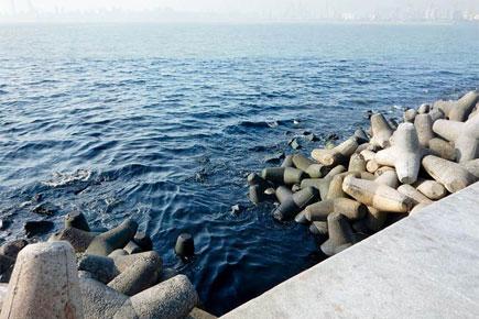 Mumbai: Woman kills self by jumping into sea at Marine Drive