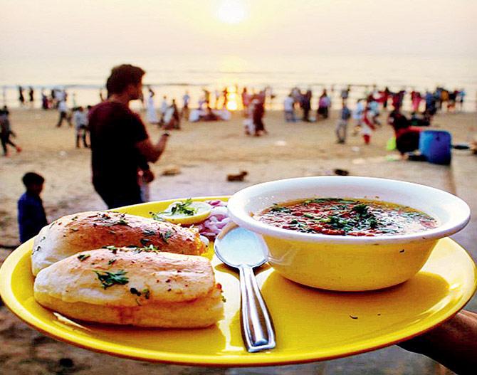 Sehgal took this picture of pav bhaji at Juhu Beach. Until then, he had been posting photographs shot from the top angle. This was the first atmospheric shot in his collection, and is among his most popular ones