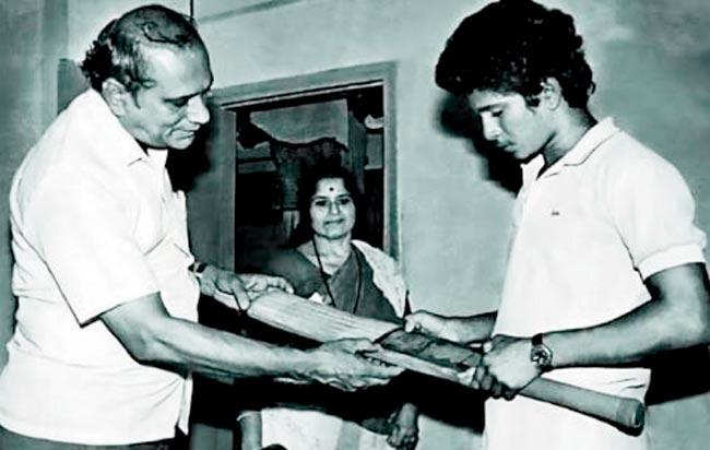 Sachin Tendulkar with Ramesh Tendulkar