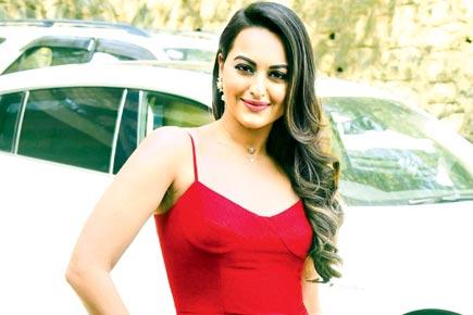 Sonakshi Sinha chills out with friends in Bengaluru